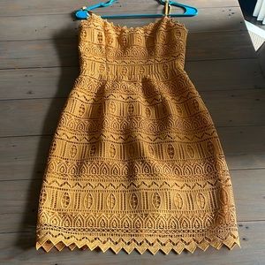 Gold XXS sleeveless formal dress